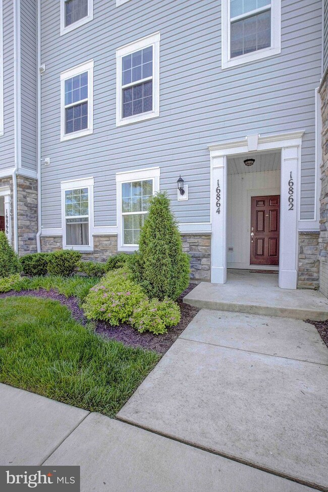 16864 Porters Inn Dr, Dumfries, VA 22026 - photo 3