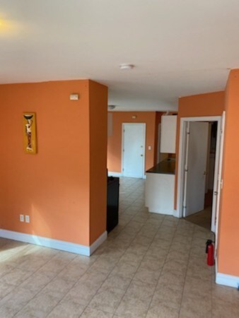 162 Canterbury St unit 2, Worcester, MA 01603 - photo 6