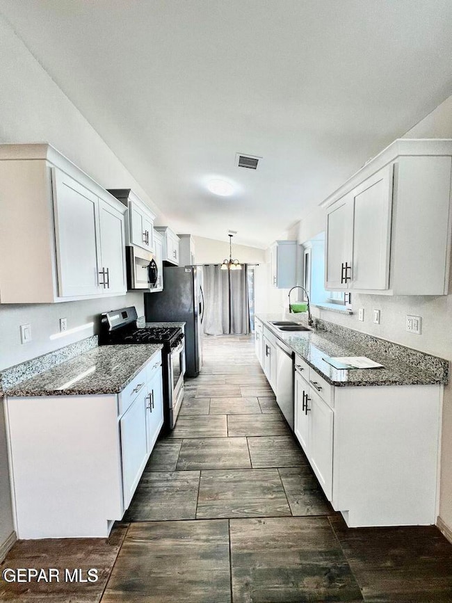 10148 Red Valley St, El Paso, TX 79927 - photo 5