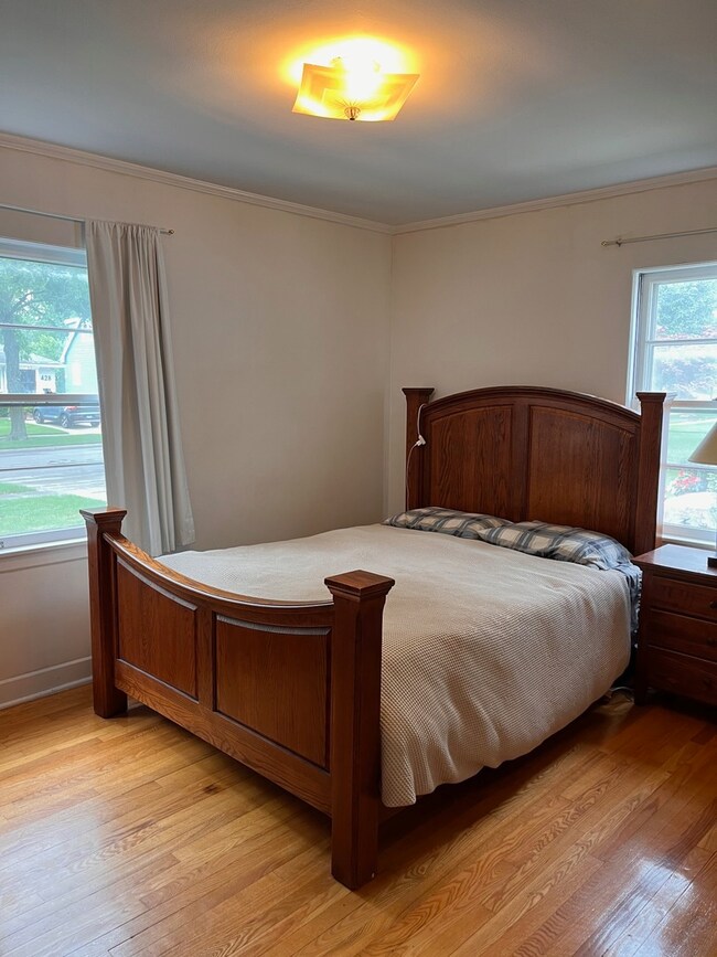 421 N Elm Ave, Elmhurst, IL 60126 - photo 5