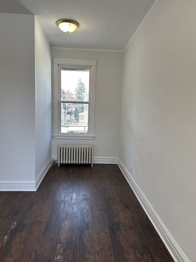 Area to Put a Desk and Bed/Sleeper Soafa