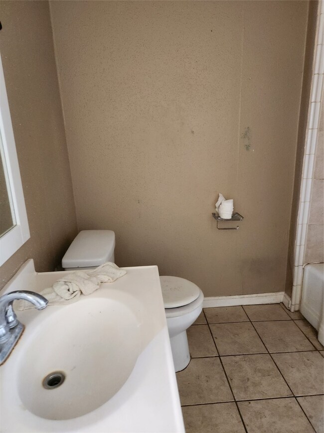 1013 Lawrence St, Rosenberg, TX 77471 - photo 5