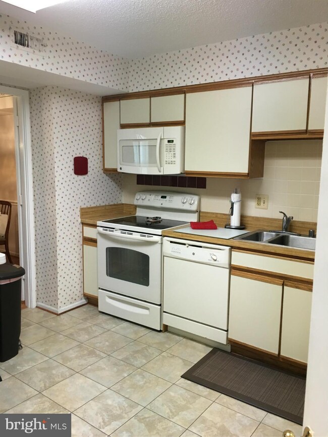 3310 Leisure World Blvd N unit 702-6, Silver Spring, MD 20906 - photo 6