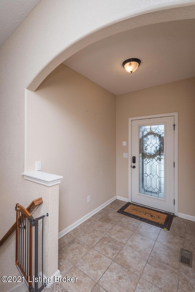 11717 Taylor Rae Dr, Louisville, KY 40229 - photo 3