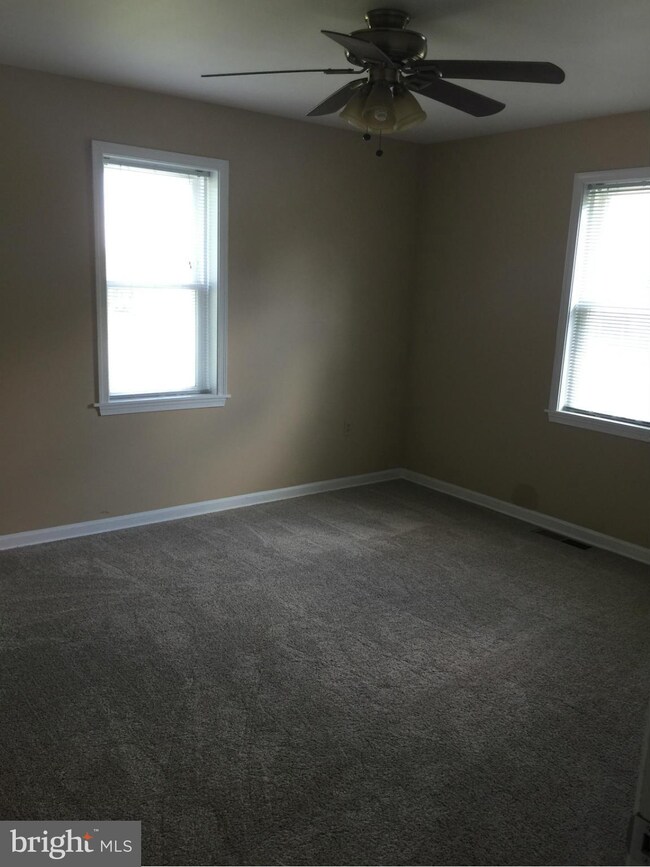 100 Reman N, Ranson, WV 25438 - photo 4