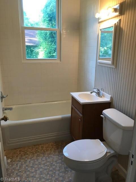 119 S Franklin St unit 2, Reidsville, NC 27320 - photo 4