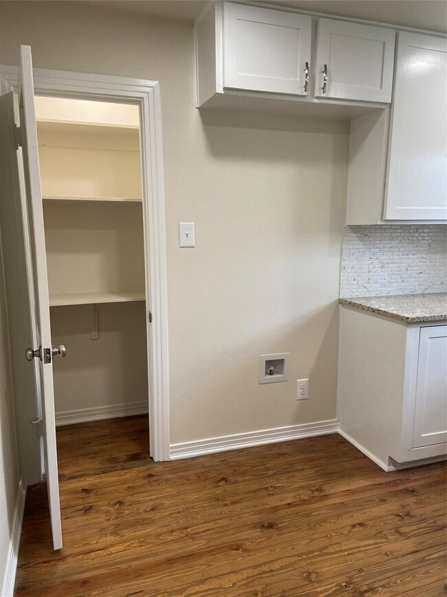 404 Norton St, Weatherford, TX 76086 - photo 7