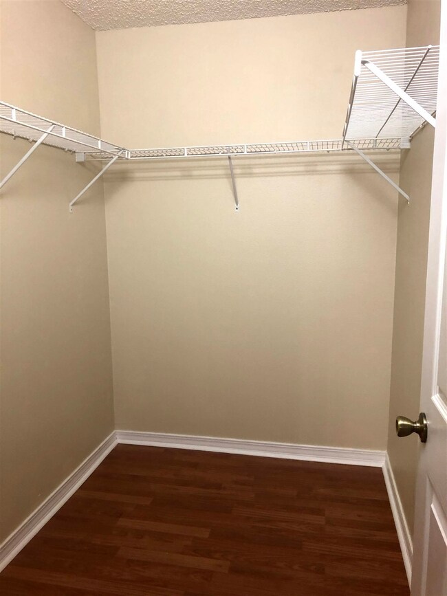 2447 Trailwood Dr, Cantonment, FL 32533 - photo 6