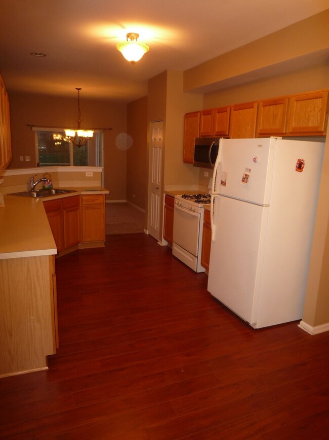 709 Valley View Ct unit T3103, Aurora, IL 60502 - photo 3