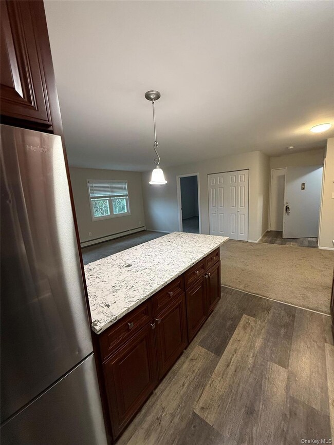 460 Old Town Rd unit 8L, Port Jefferson Station, NY 11776 - photo 3