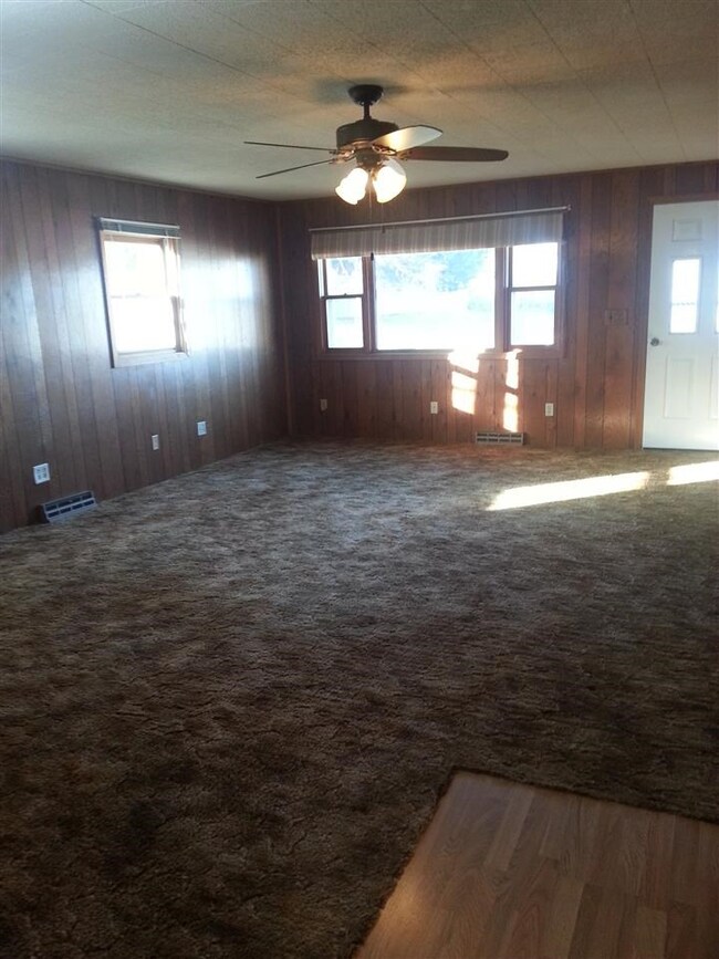 1004 5th St, Stapleton, NE 69163 - photo 5