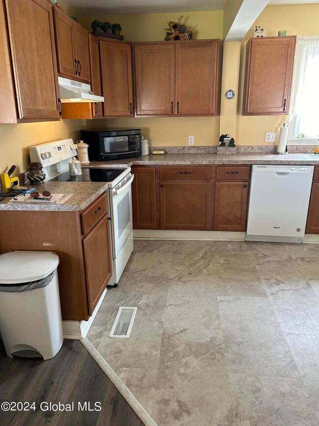 5 6th St, Corinth, NY 12822 - photo 7