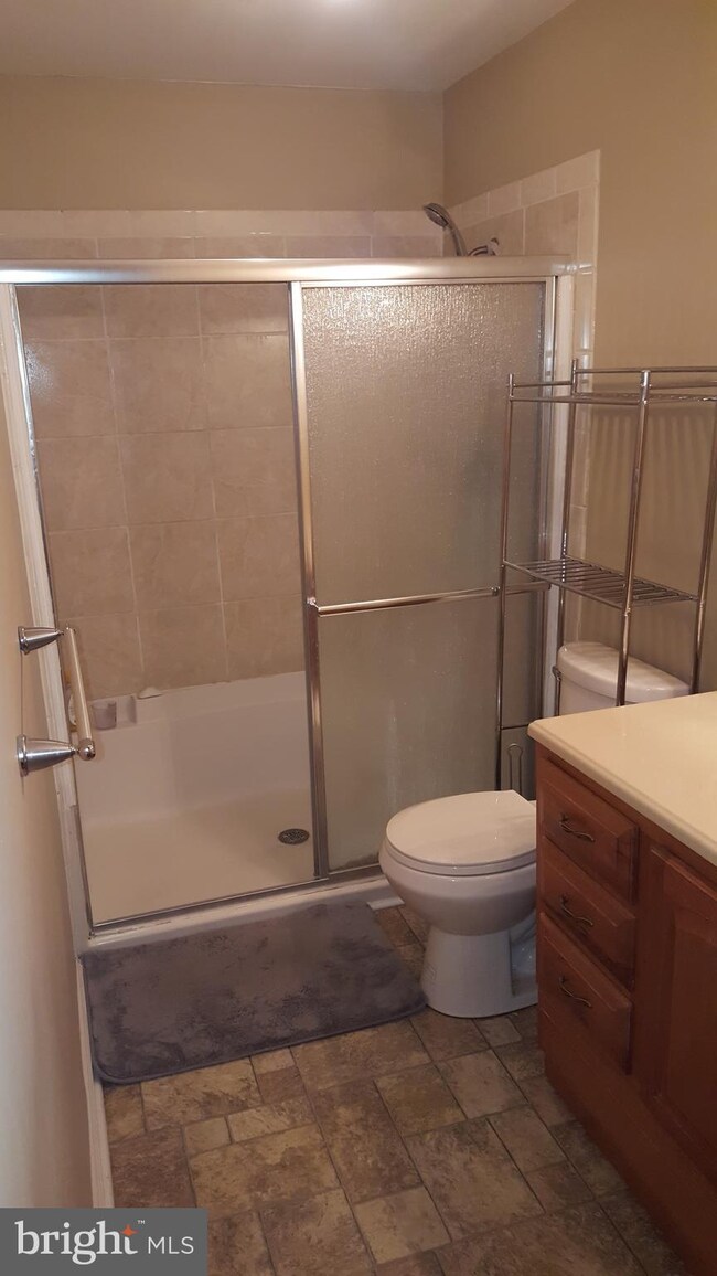 1000 Brinker Dr unit 301, Hagerstown, MD 21740 - photo 2