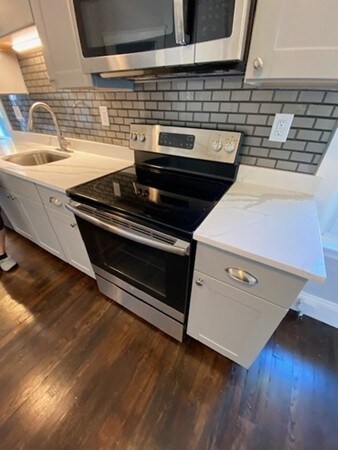 487 Lagrange St unit 2, West Roxbury, MA 02132 - photo 5