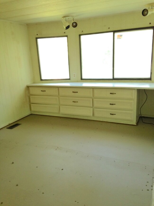 2072 E Pole Rd, Everson, WA 98247 - photo 4