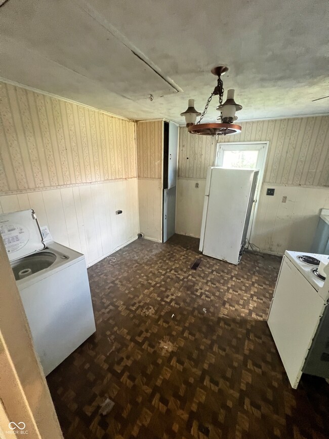 12 Lynwood Dr, Whiteland, IN 46184 - photo 7