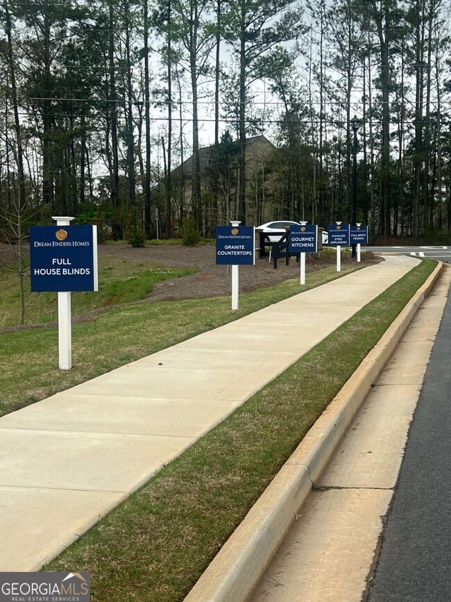 360 Jarrett St unit 49, Fairburn, GA 30213 - photo 2