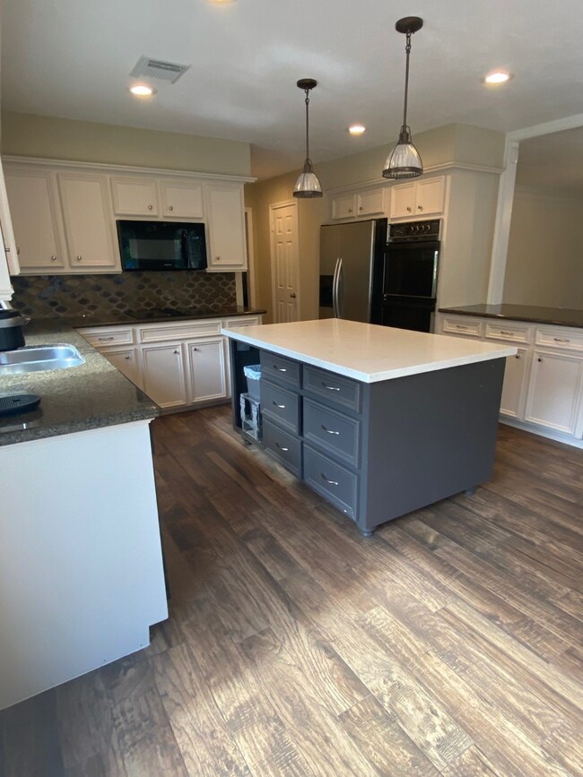 15719 Echo Lodge Dr, Houston, TX 77095 - photo 5