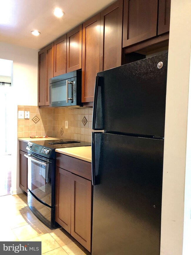 1961 Hickory Hill Ln, Silver Spring, MD 20906 - photo 5