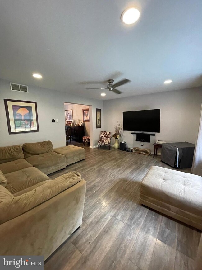 205 Grasmur Turn, Clementon, NJ 08021 - photo 6