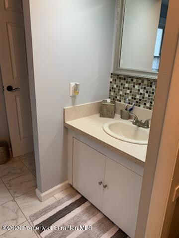 139 Holden St, Dupont, PA 18641 - photo 7