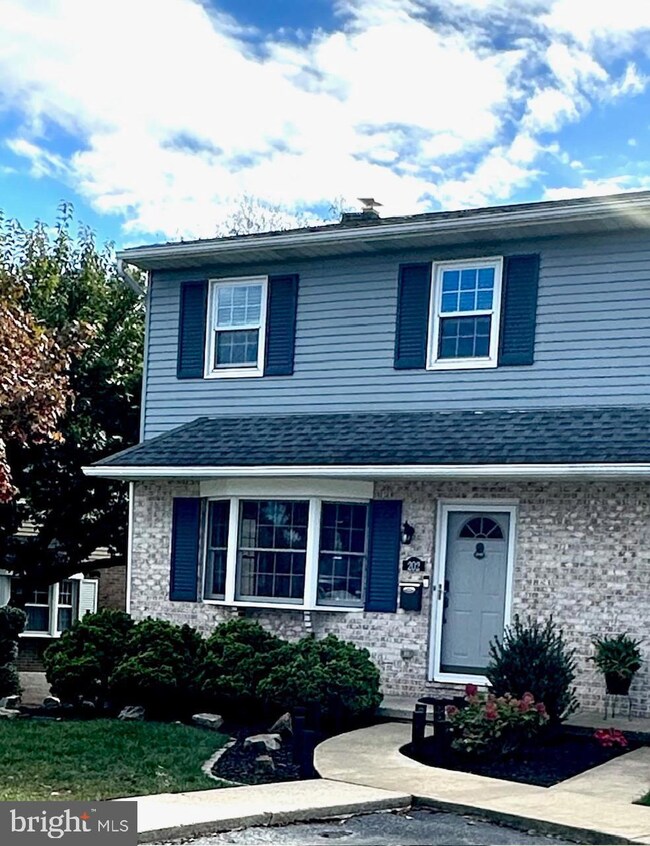 202 Popodickon Dr, Boyertown, PA 19512 - photo 5