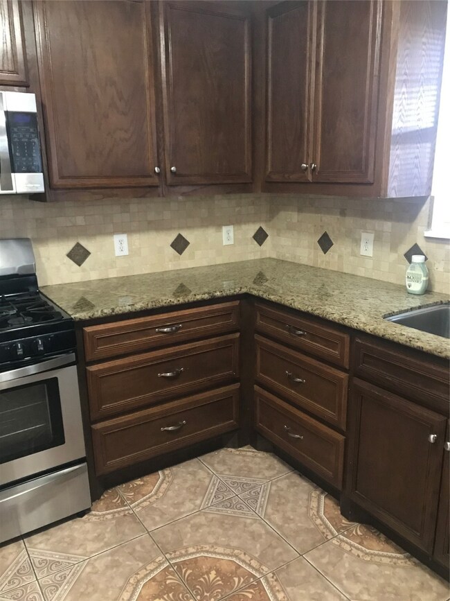 9018 Mcgallion Rd, Houston, TX 77022 - photo 6