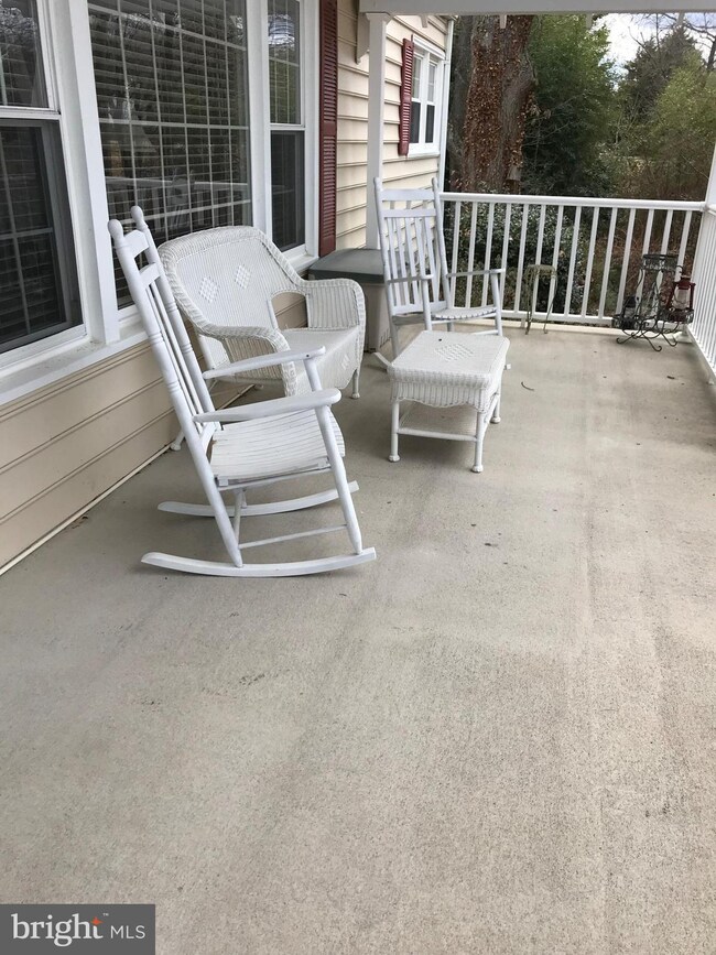 126 Cedar Ave, Colonial Beach, VA 22443 - photo 2