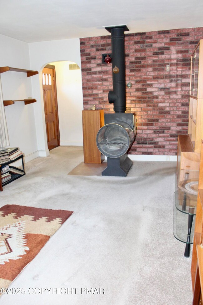 201 Huston Ave, Stroudsburg, PA 18360 - photo 7