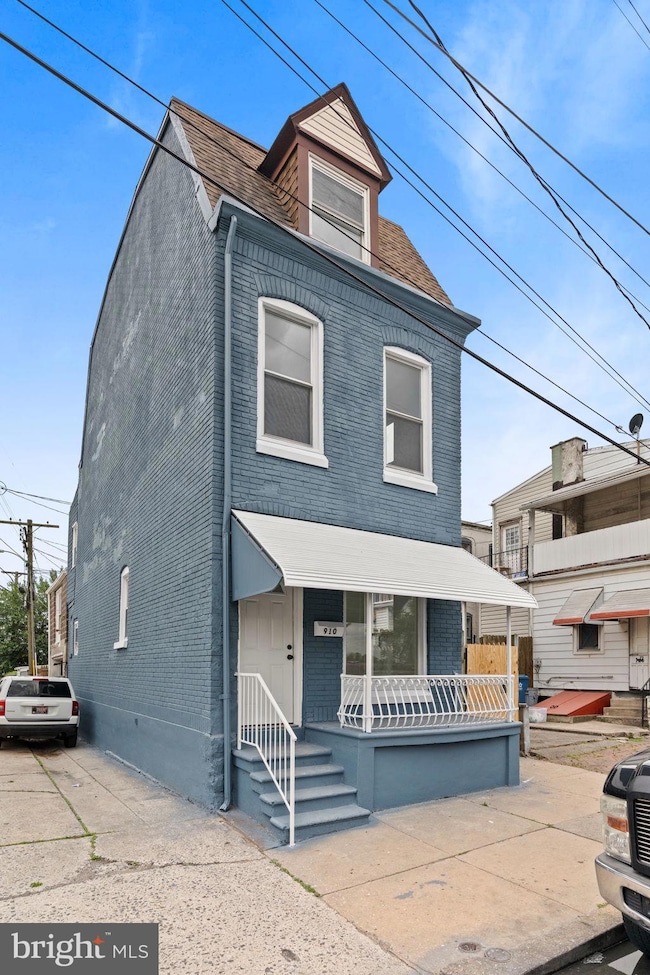 910 Pike St, Reading, PA 19604 - photo 6