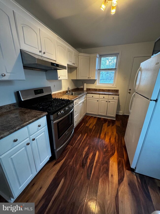 2919 W Thompson St, Philadelphia, PA 19121 - photo 5