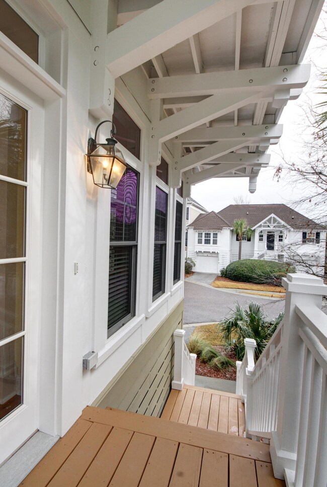 1520 Sea Palms Crescent_Entry