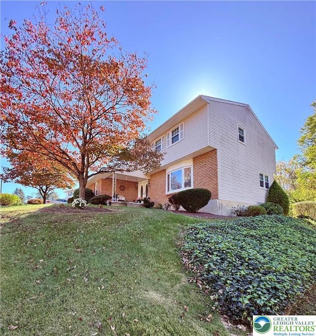 1733 Elmhurst Dr, Whitehall, PA 18052 - photo 2
