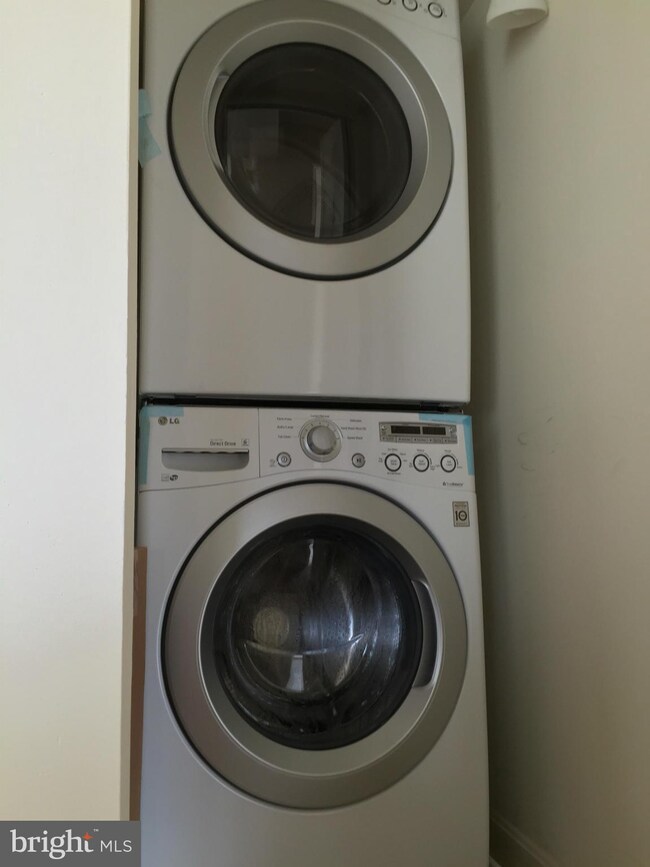 607 Center St unit 104, Herndon, VA 20170 - photo 5