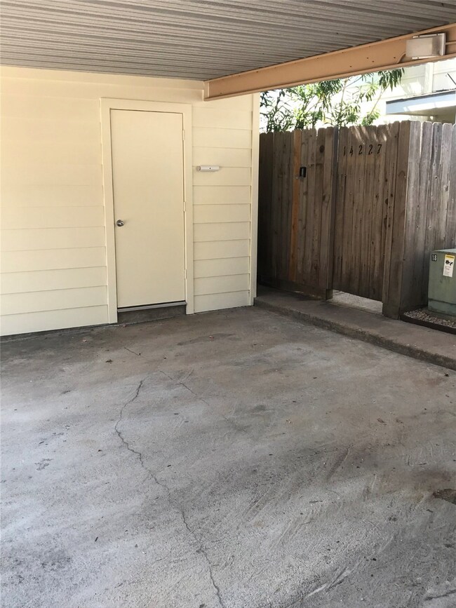 14227 Lost Meadow Ln, Houston, TX 77079 - photo 4