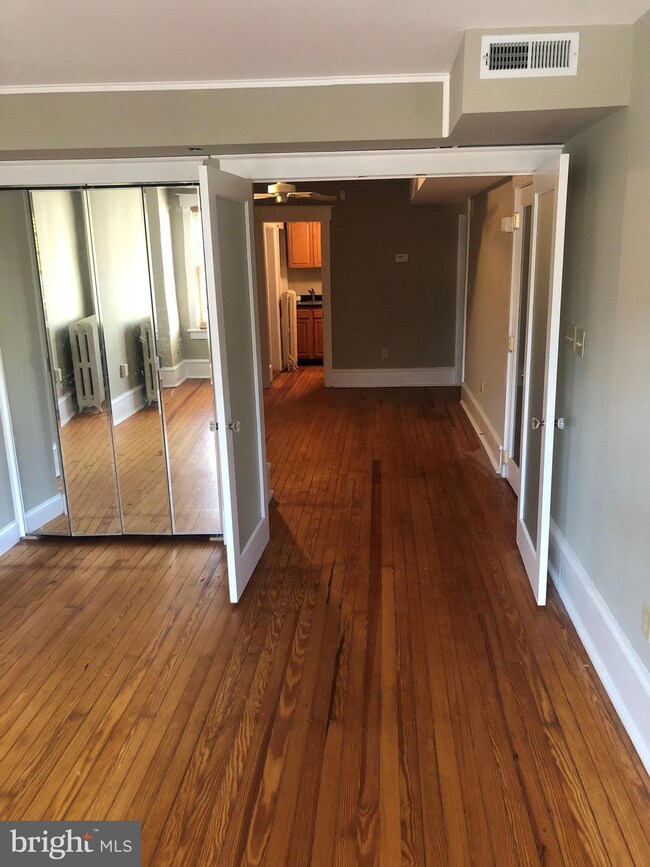 221a Kings Hwy E unit 2ND FLR, Haddonfield, NJ 08033 - photo 4