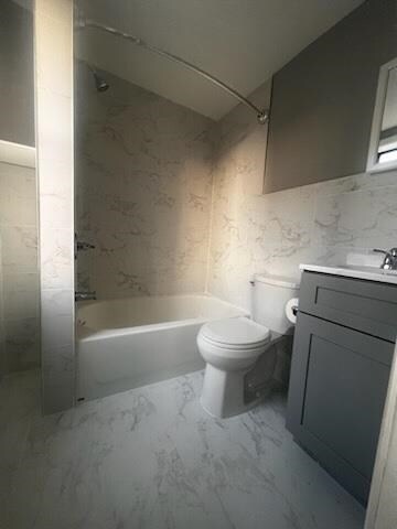 900 Bergenline Ave, Union City, NJ 07087 - photo 5