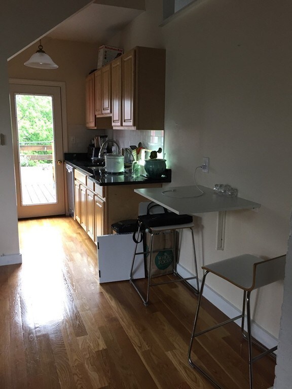 104 Inman St unit 5, Cambridge, MA 02139 - photo 2