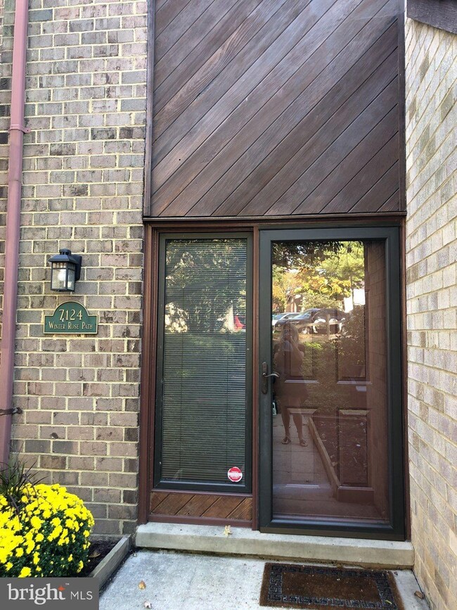 7124 Winter Rose Path, Columbia, MD 21045 - photo 2