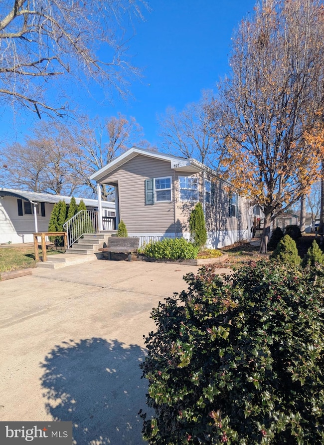 107 Trailway Rd, Middle River, MD 21220 - photo 2