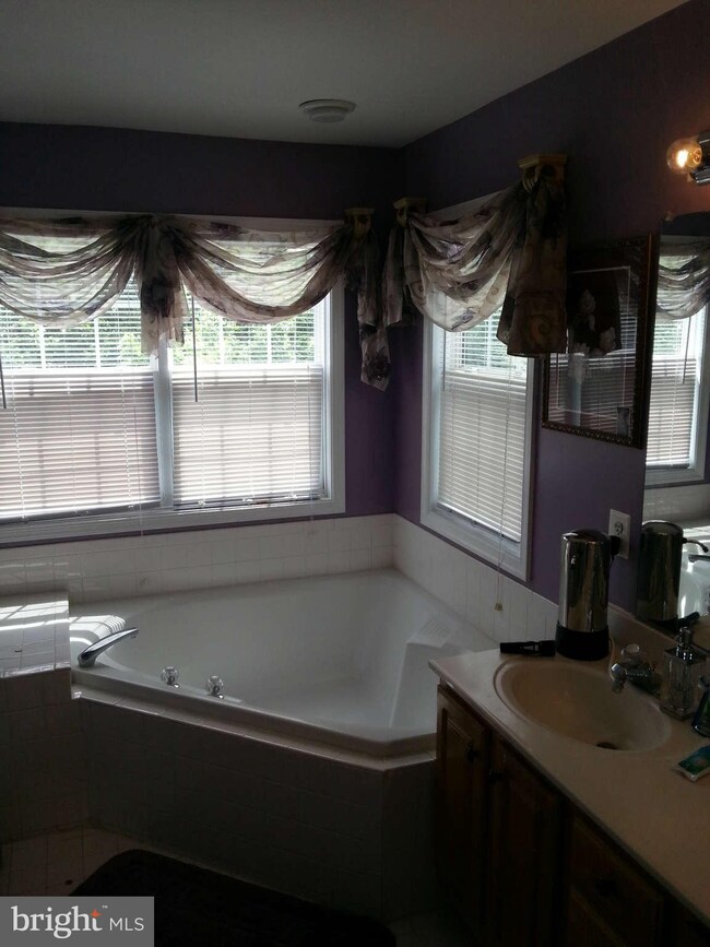 9109 Mineola Ct, Manassas, VA 20111 - photo 5