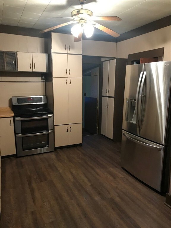 2413 Broadway Ave, Mattoon, IL 61938 - photo 2