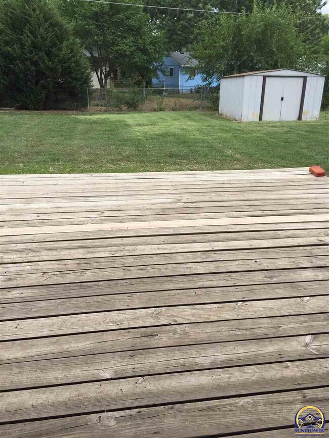 3314 SW Kiowa St, Topeka, KS 66614 - photo 6