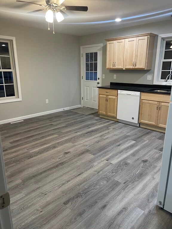 83B Hampshire St, Springfield, MA 01151 - photo 5