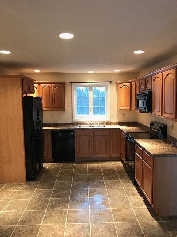 377 Partridge St, Gardner, MA 01440 - photo 7