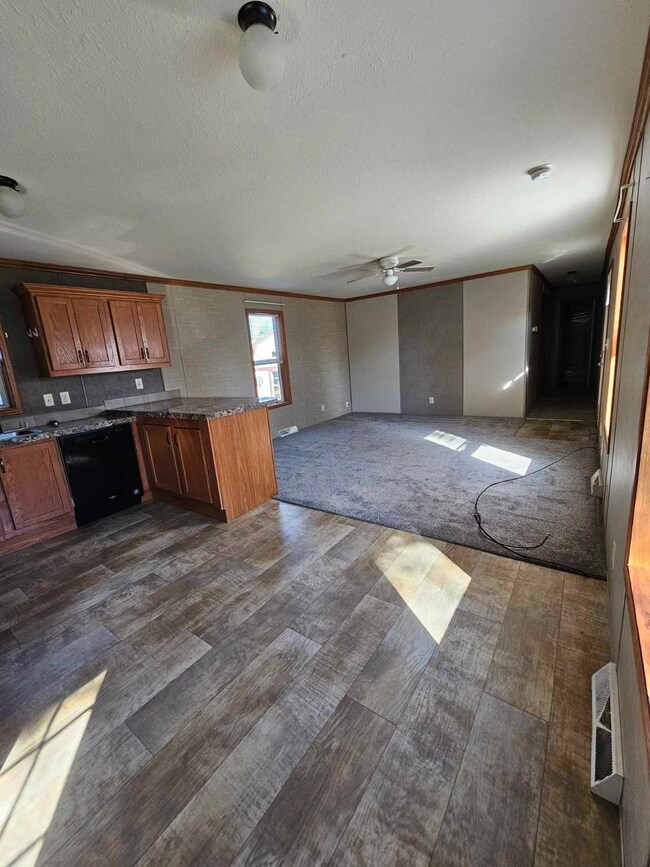 3755 Glenhurst Ln unit 51, Oshkosh, WI 54904 - photo 5