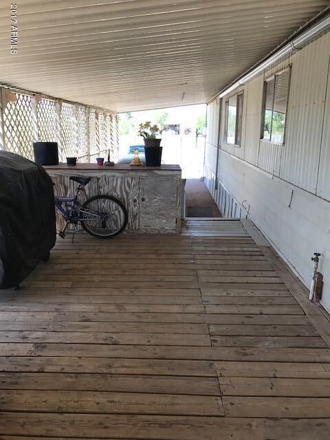 909 E. 2nd deck