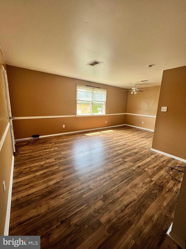 5017 Defford Place, Norristown, PA 19403 - photo 3