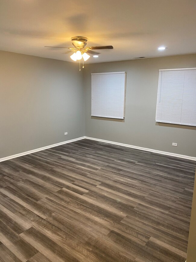 4106 Charleston Rd unit 1E, Matteson, IL 60443 - photo 2