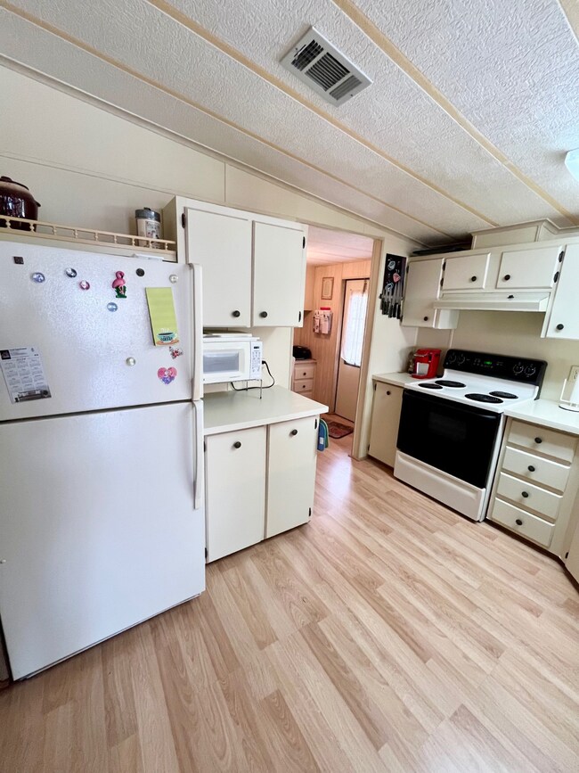 9753 Spyglass Ct unit 55H, North Fort Myers, FL 33903 - photo 3